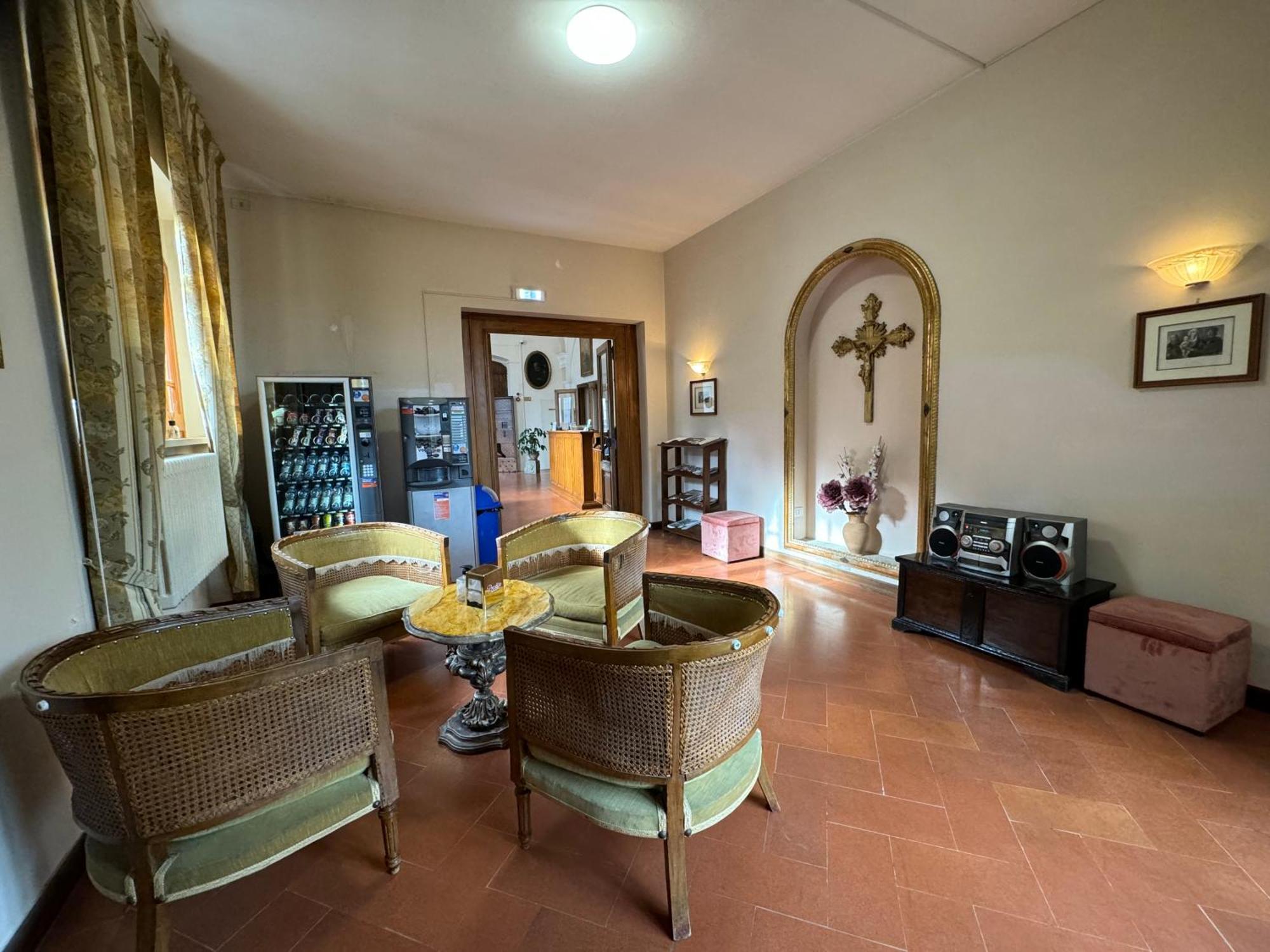 Monastero Ss. Annunziata Hotell Todi Exteriör bild The interior of the church