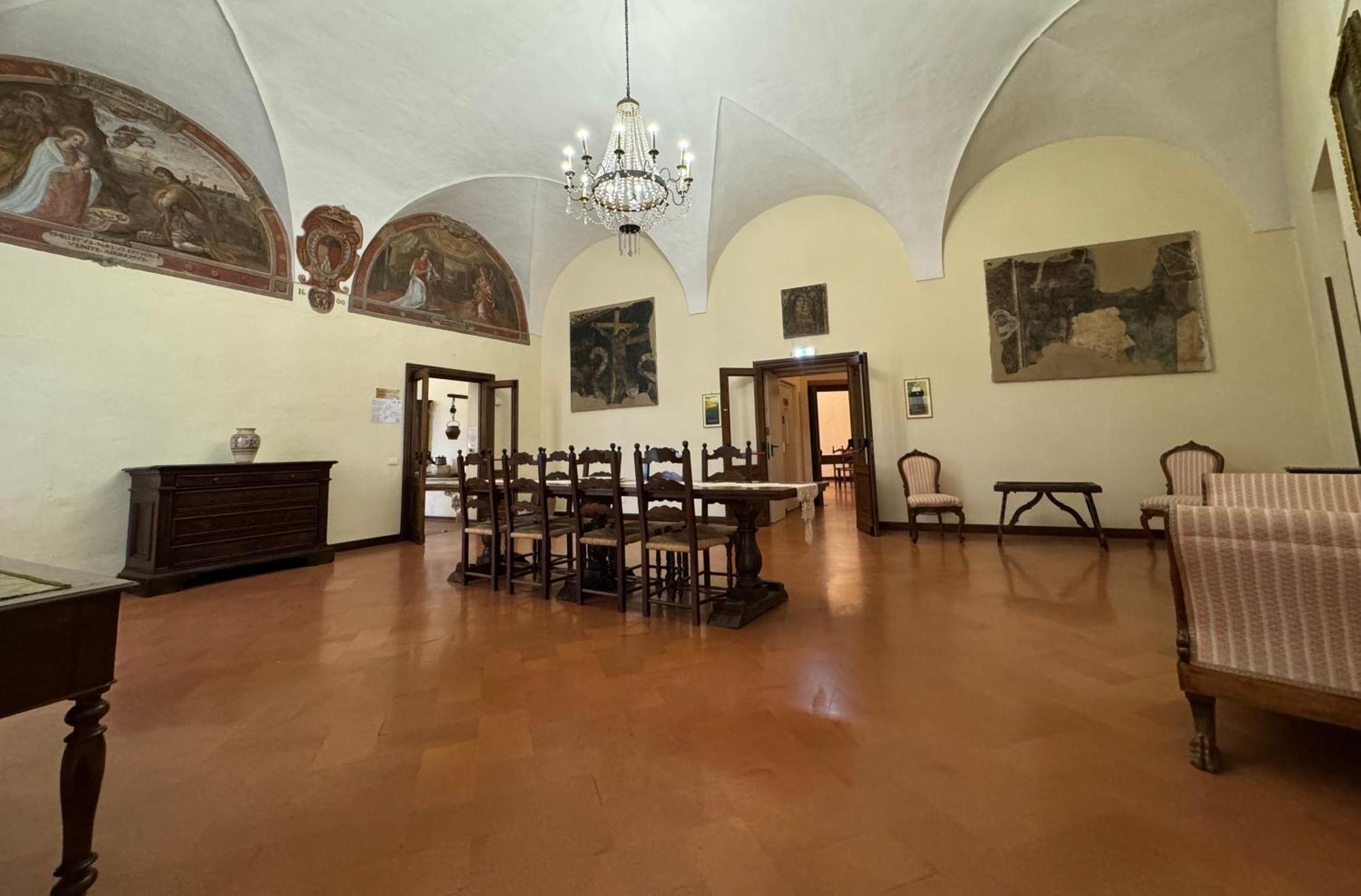Monastero Ss. Annunziata Hotell Todi Exteriör bild The Hall of the Knights