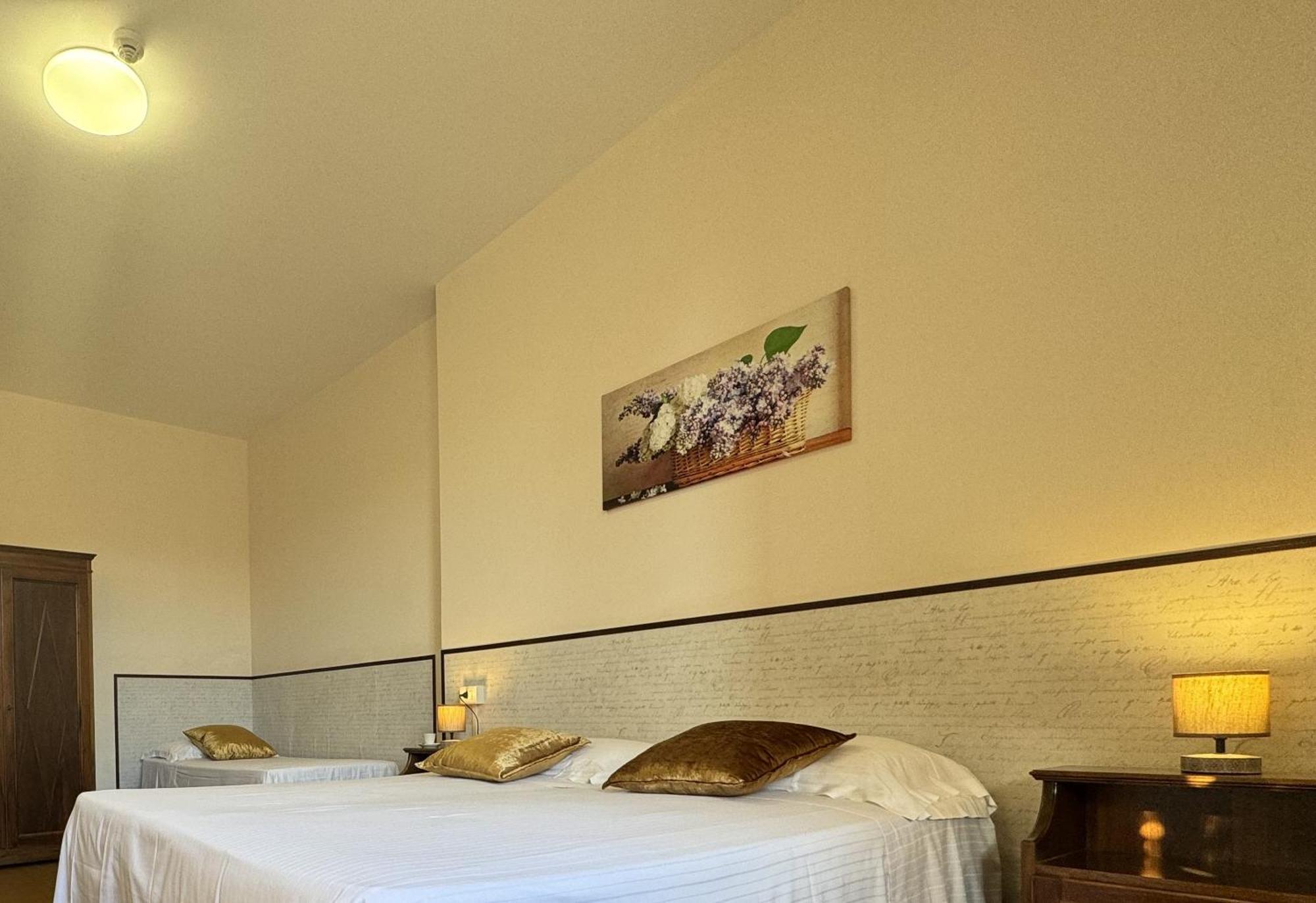 Monastero Ss. Annunziata Hotell Todi Exteriör bild A room at the hotel
