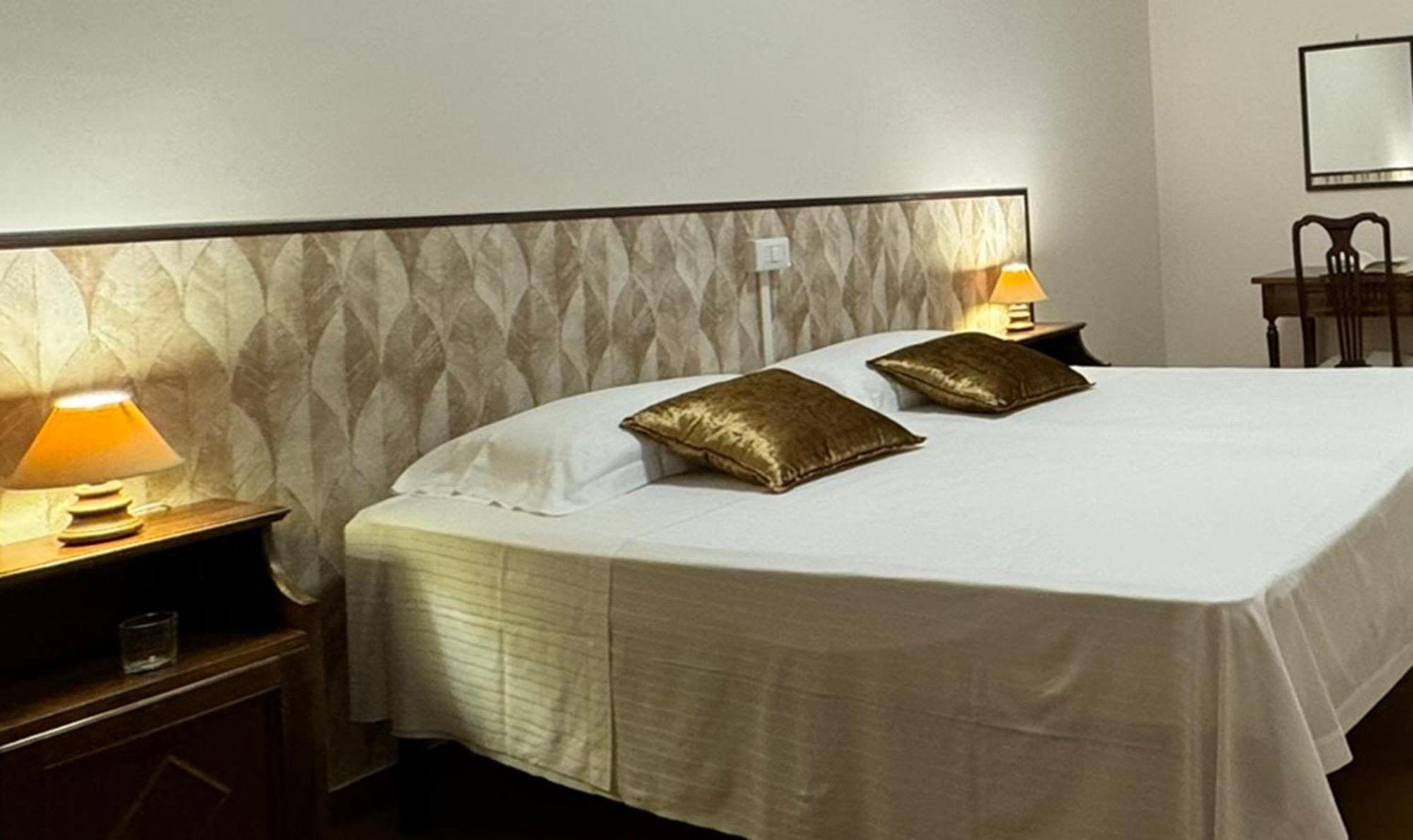 Monastero Ss. Annunziata Hotell Todi Exteriör bild A bed