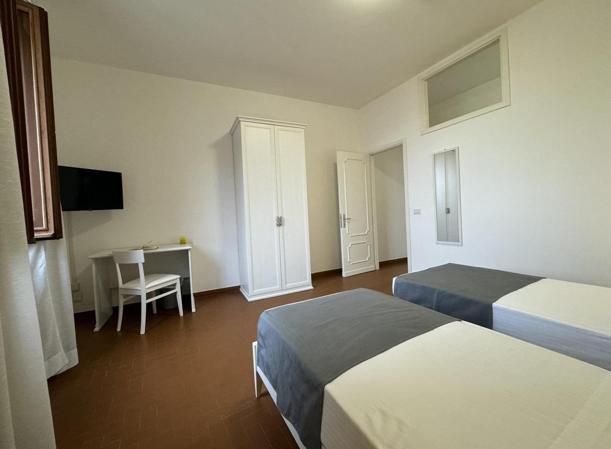 Monastero Ss. Annunziata Hotell Todi Exteriör bild A room at the hostel