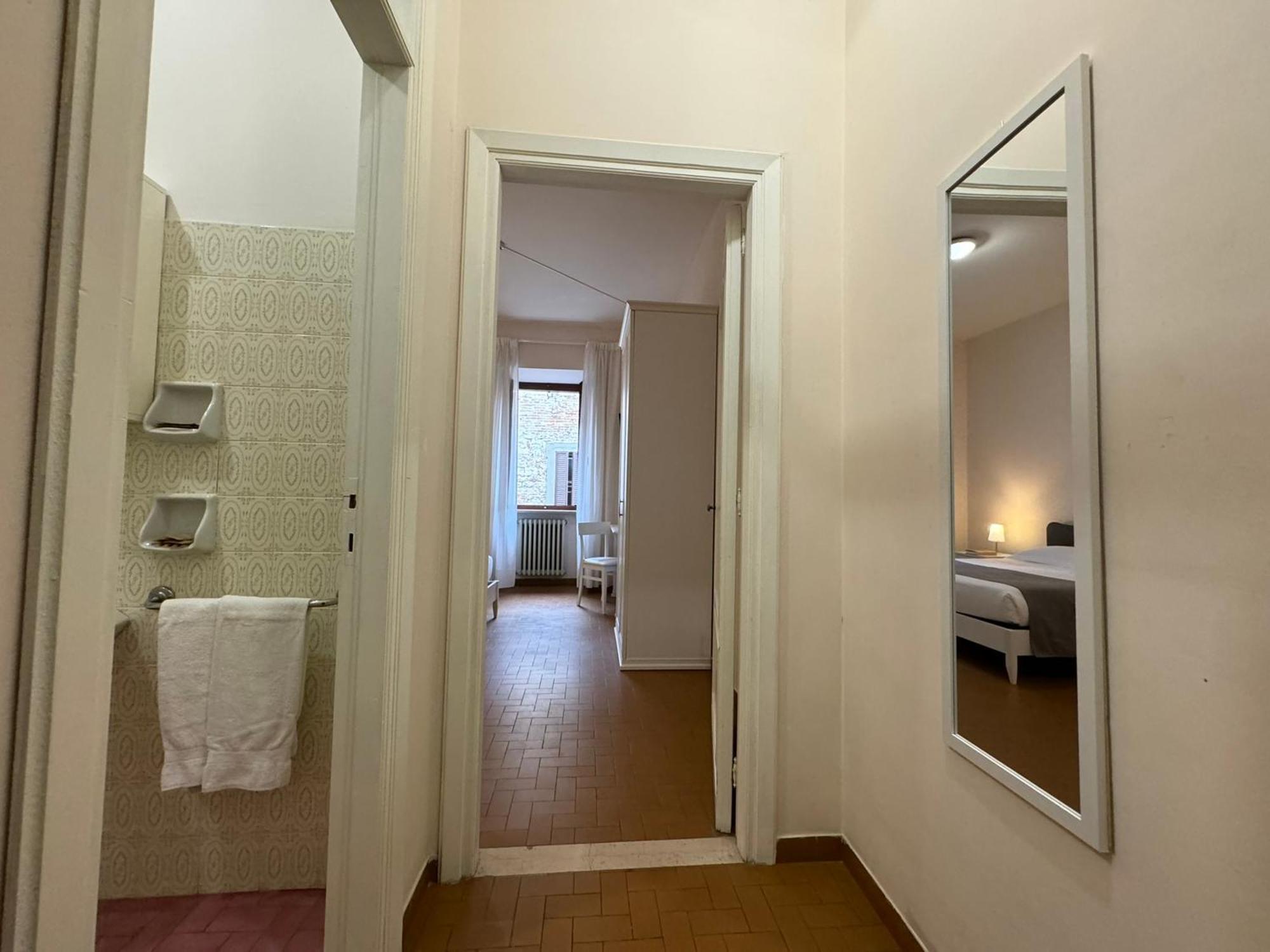 Monastero Ss. Annunziata Hotell Todi Exteriör bild A typical room at the hotel