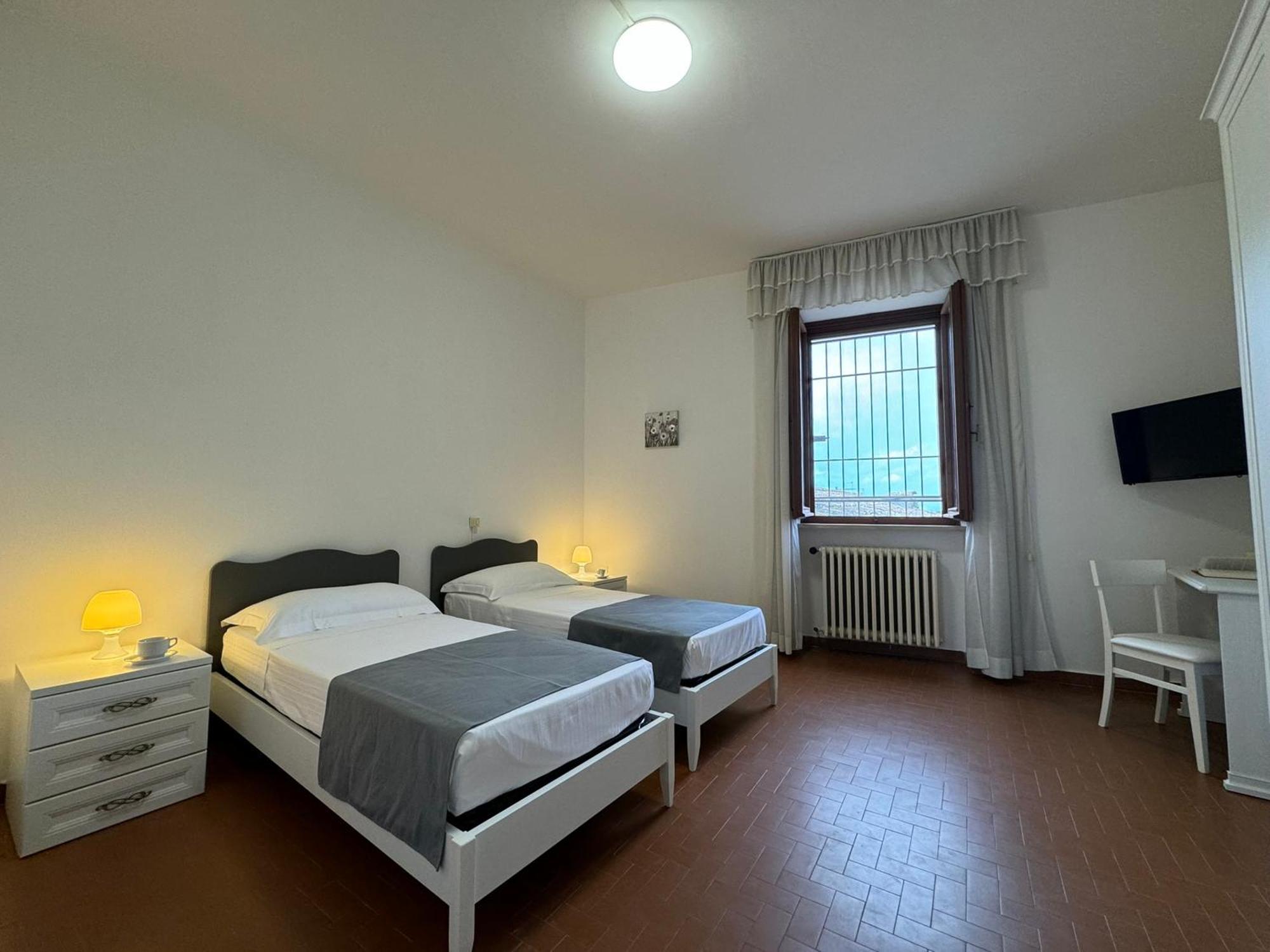 Monastero Ss. Annunziata Hotell Todi Exteriör bild A room at the residence