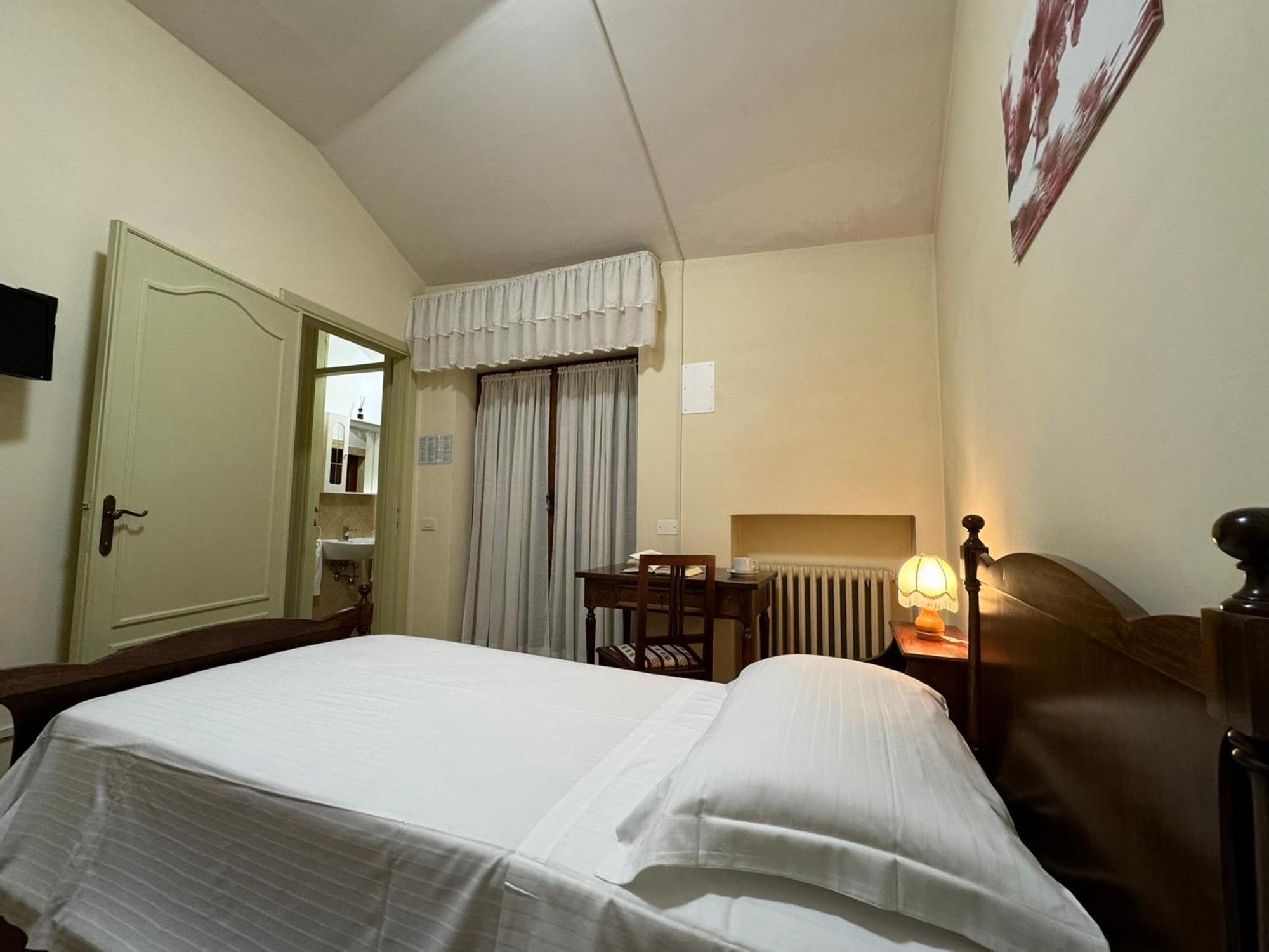 Monastero Ss. Annunziata Hotell Todi Exteriör bild A room at the hotel